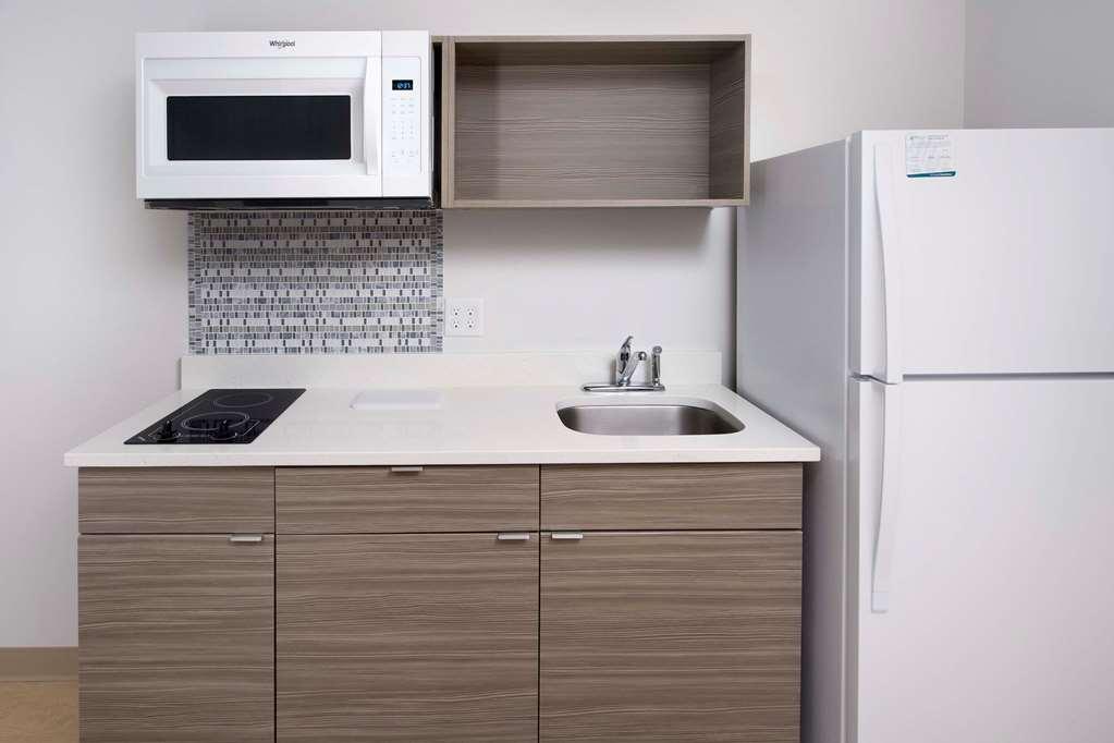 ホテル ウッドスプリング スイーツ シアトル エバレット 部屋 写真